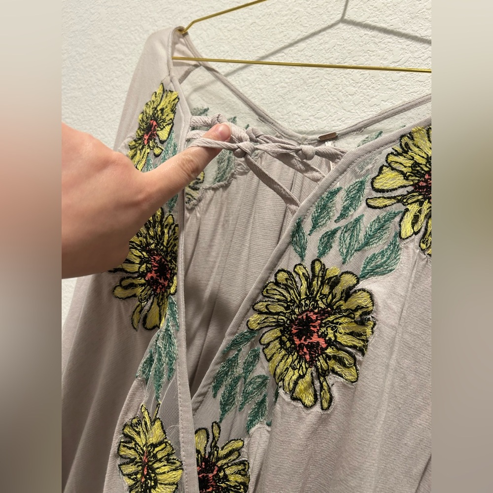 Free People Gotta Love It embroidered gray cotton linen Cream Embellished Blouse - Picture 5 of 8